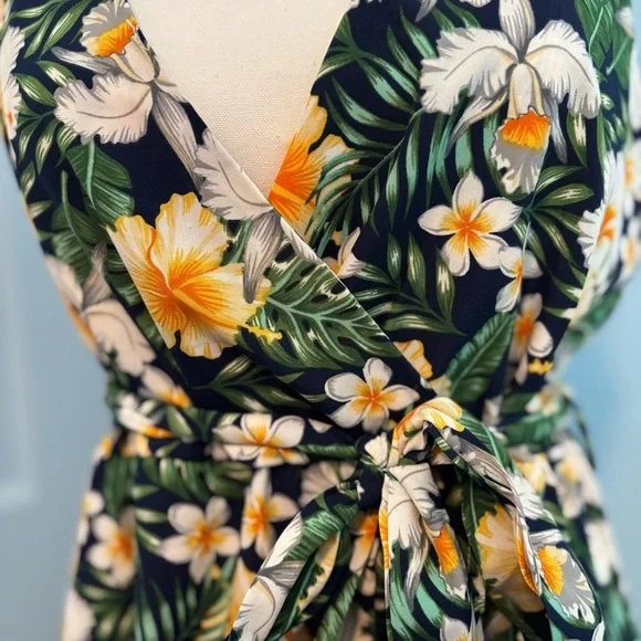 SHEIN Navy Dress with Orange and White Tropical Floral Design - Picture 4 of 6